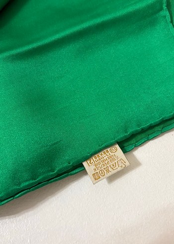 ARMINE Parlak Yeşil İpek Şal - Görsel 5