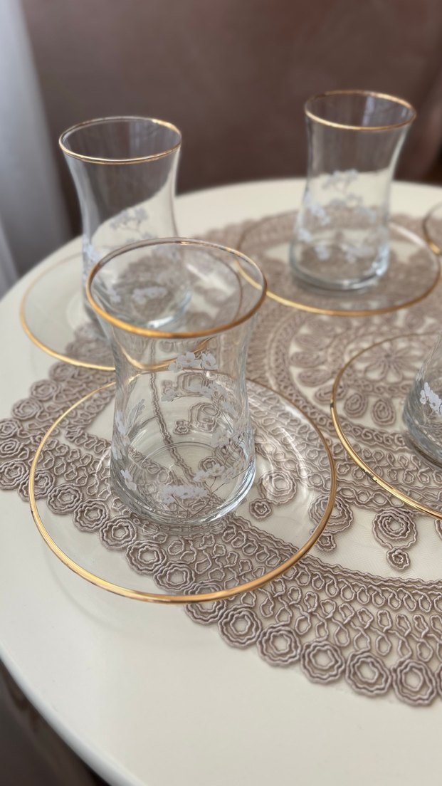 Altın Kenarlı Çiçek Desenli İnce Cam - Görsel 3