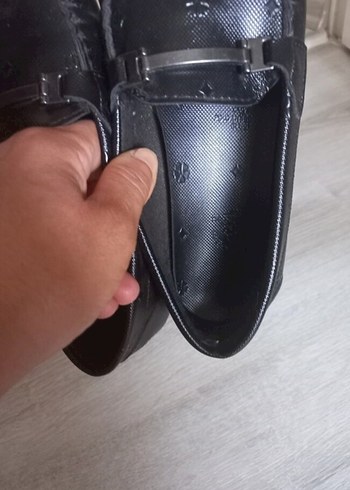 Kadın Siyah Tokalı Düz Ayakkabı - Görsel 3