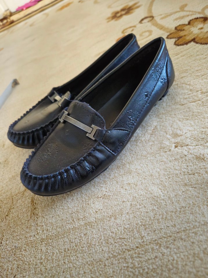 Kadın Siyah Tokalı Düz Ayakkabı - Görsel 5