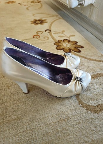 Beyaz Tokalı Kadın Topuklu Abiye Ayakkabı - Görsel 2