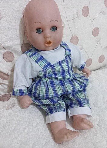 Oyuncak bebek