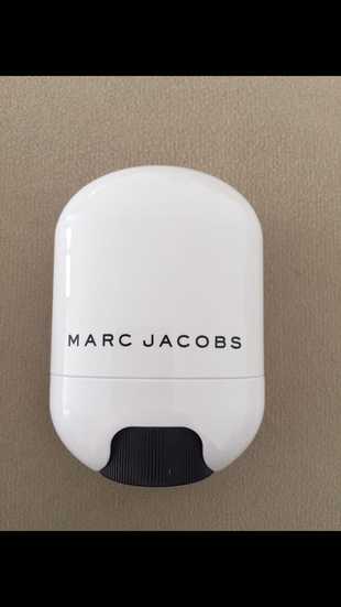 Marc Jacobs Glow Stick Illuminator