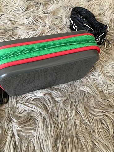 Benetton el ve omuz çantası