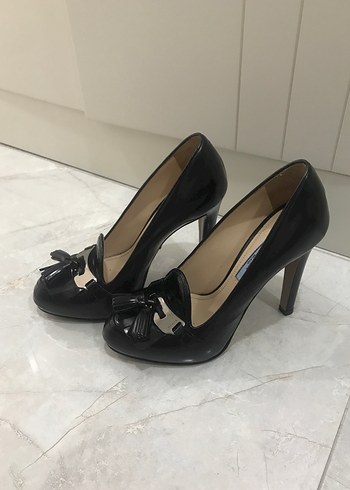 Klasik Siyah Tokalı Kadın Stiletto Prada