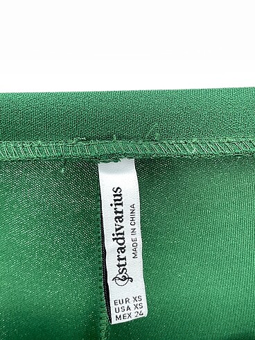 xs Beden yeşil Renk Stradivarius Düz Kesim %70 İndirimli.