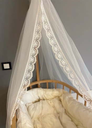 Beyaz Tül Örtülü sallanan Ahşap Beşik - Görsel 3