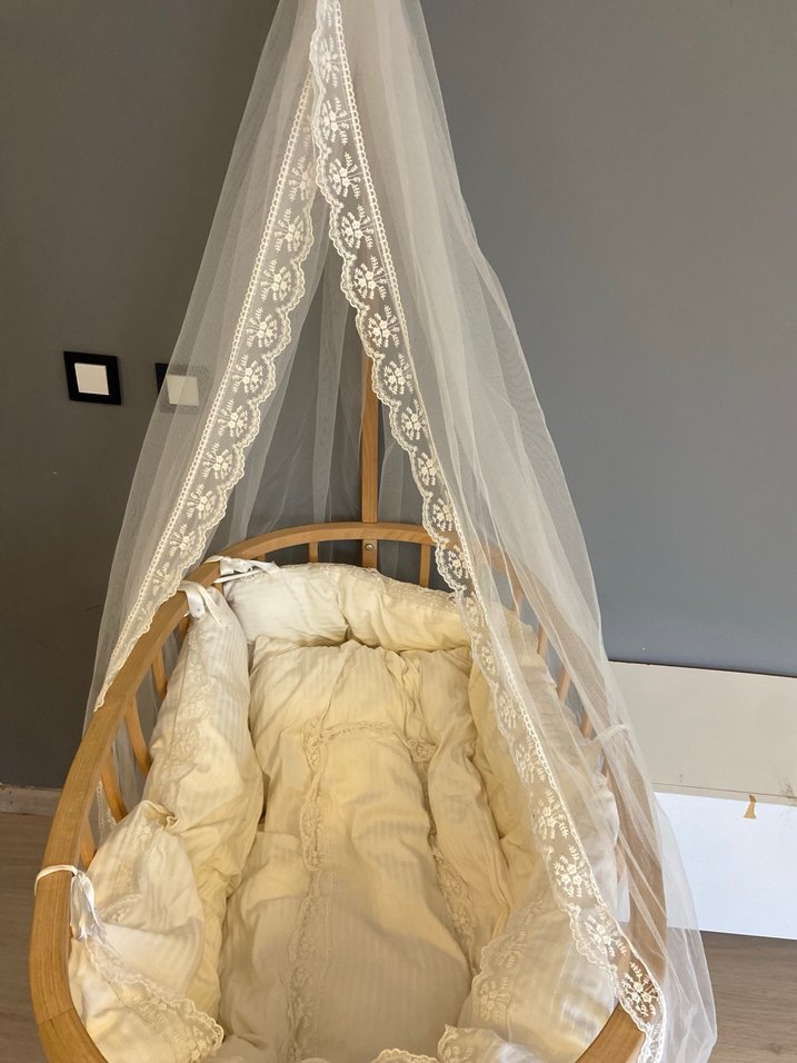 Beyaz Tül Örtülü sallanan Ahşap Beşik - Görsel 2