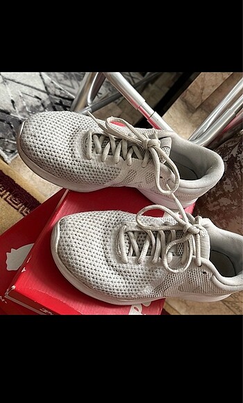 37 Beden beyaz Renk Nike beyaz ayakkabı