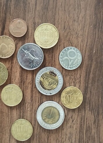  Çeşitli ülkelere ait paralar