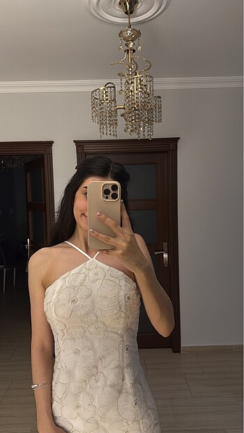 Beyaz elbise