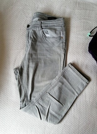 Gri jean