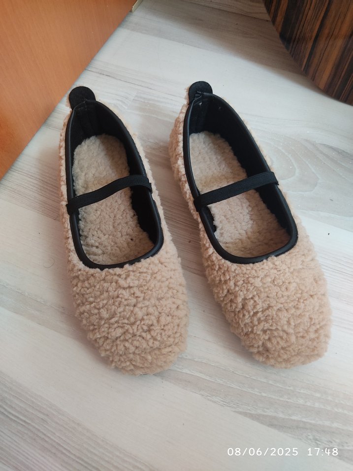 Bej Kadın Rahat Bağcıklı Ev Terliği - Görsel 3