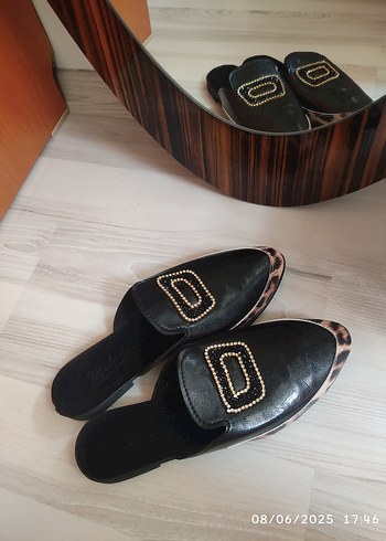 Diğer Diger Siyah Parlak Yılan Desenli Kadın Terlik