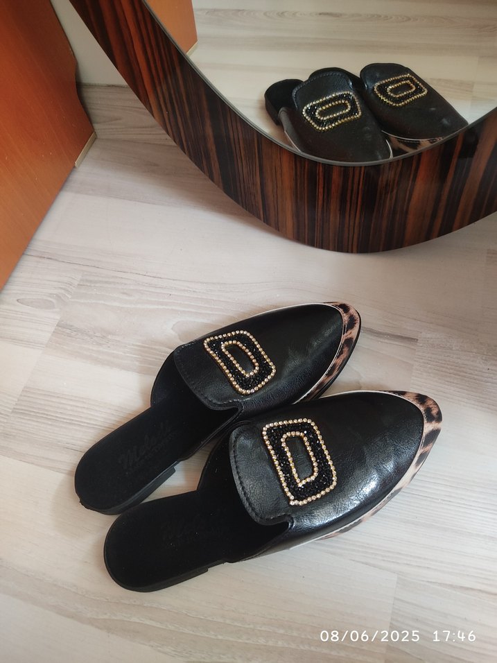 Diger Siyah Parlak Yılan Desenli Kadın Terlik - Görsel 2