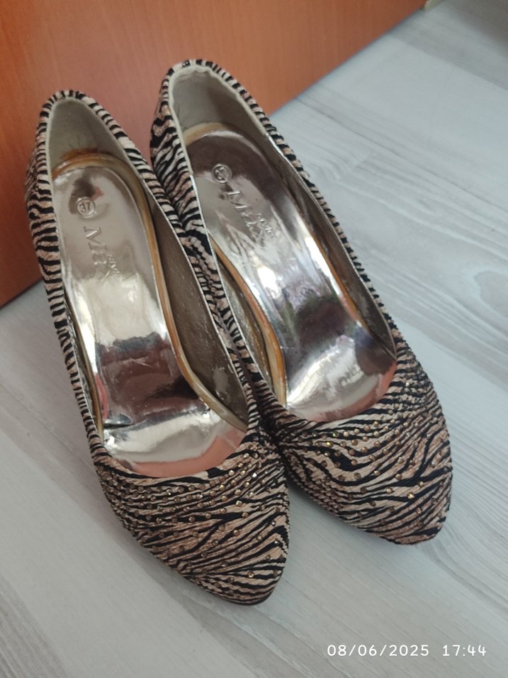 Zebra Desenli Kahverengi Stiletto Topuklu Kadın Ayakkabı - Görsel 2