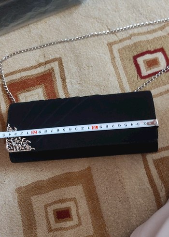 Gri Yılan Desenli Zincir Detaylı Siyah Kadın Çanta - Görsel 6