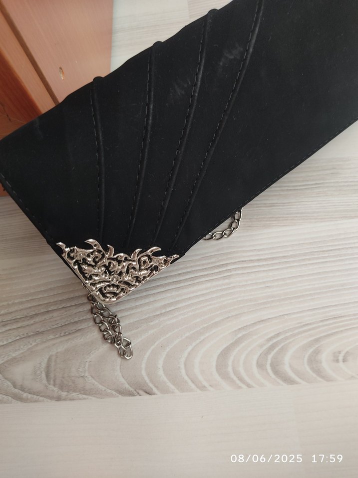 Gri Yılan Desenli Zincir Detaylı Siyah Kadın Çanta - Görsel 4