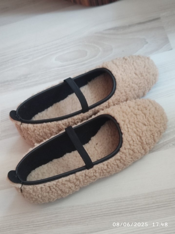 bej sıcak peluş terlik - Görsel 2
