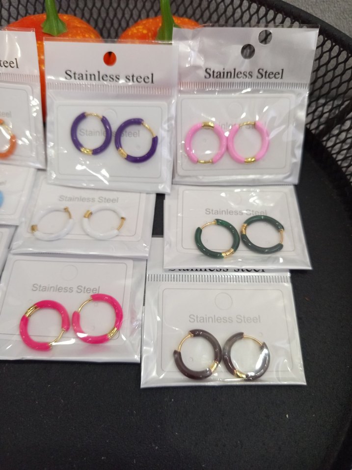 Renkli Mini Elastik Kadın Küpeler 1 adet fiyatıdır - Görsel 3