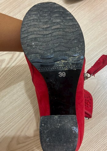 Kırmızı Süet Yüksek Topuklu Nakışlı Kadın Bot - Görsel 3