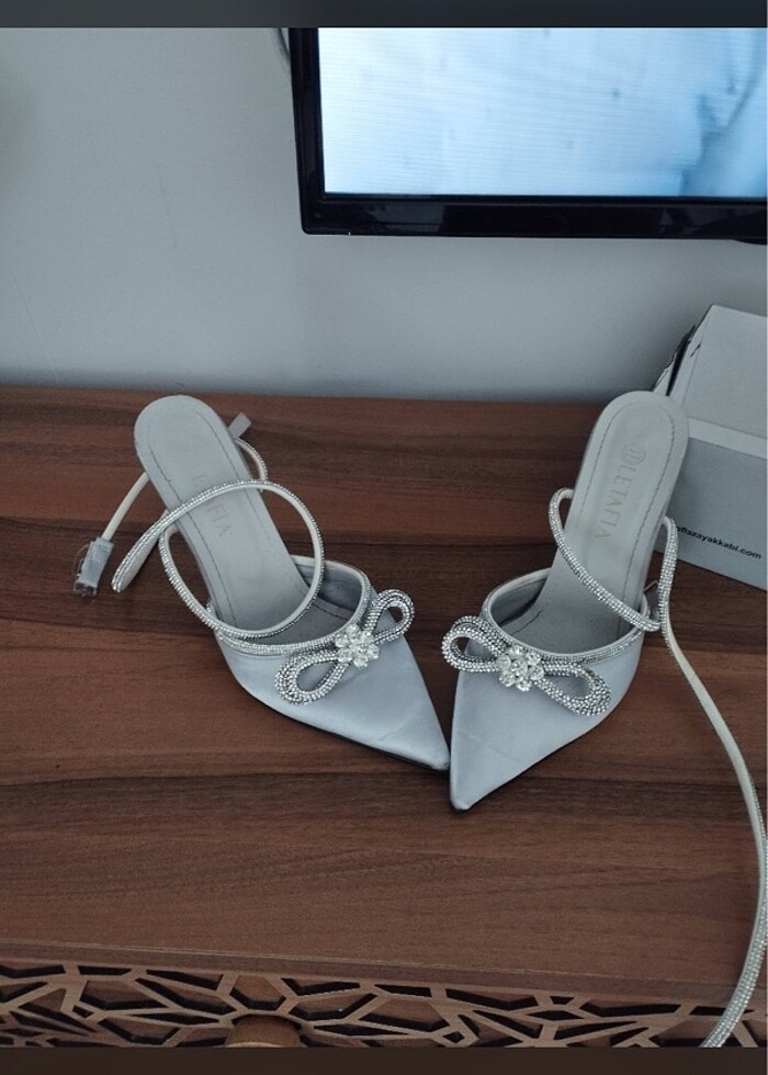 Saten topuklu ayakkabı - Görsel 2