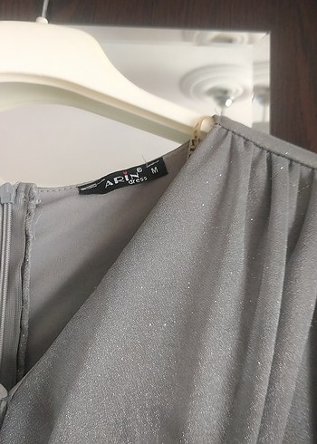 Gri Uzun Drapeli V Yaka Abiye Elbise - Görsel 2