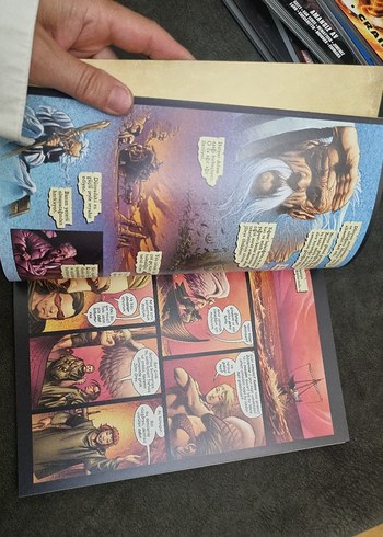 Beden Renk Neil Gaiman Marvel 1602 Çizgi Roman
