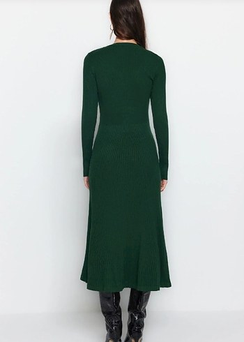 Uzun Kollu Koyu Yeşil Elbise - Görsel 4