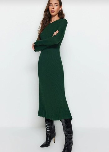 Uzun Kollu Koyu Yeşil Elbise - Görsel 2