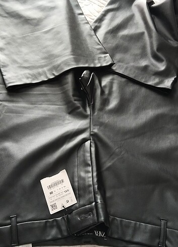 Zara deri pantolon etiketi üstünde - Görsel 3