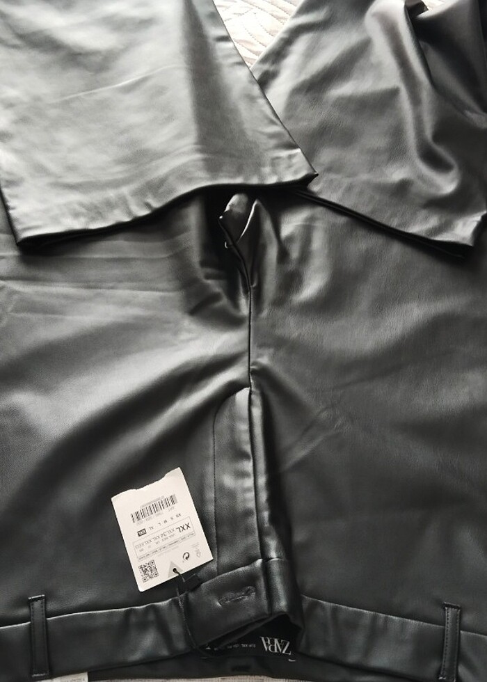 Zara deri pantolon etiketi üstünde - Görsel 3