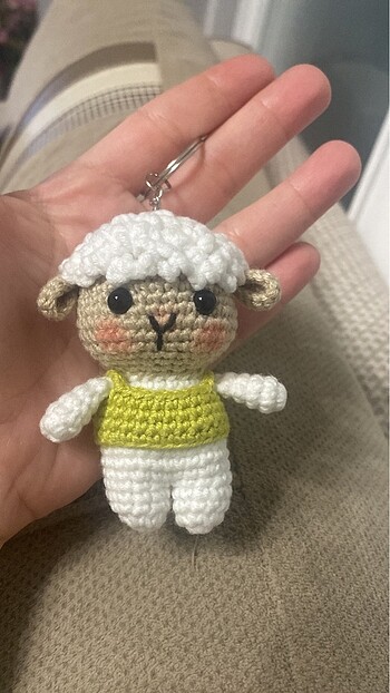  Amigurumi kuzu anahtarlık