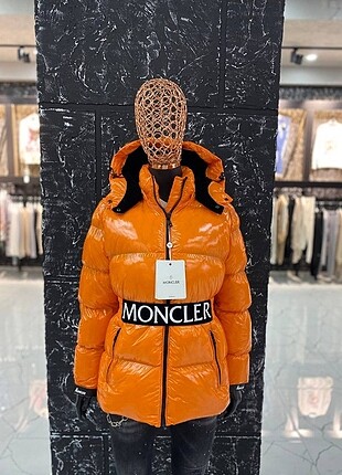 MONCLER BAYAN KEMERLİ MONT