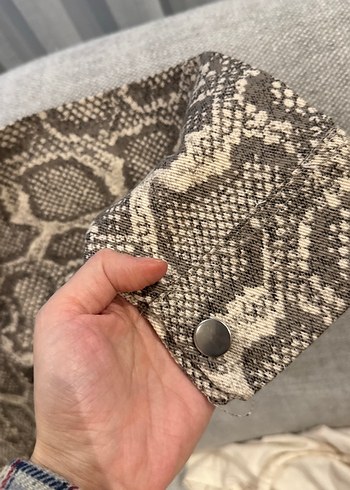 Düğmeli Yılan Desenli Kadın Ceket - Görsel 3