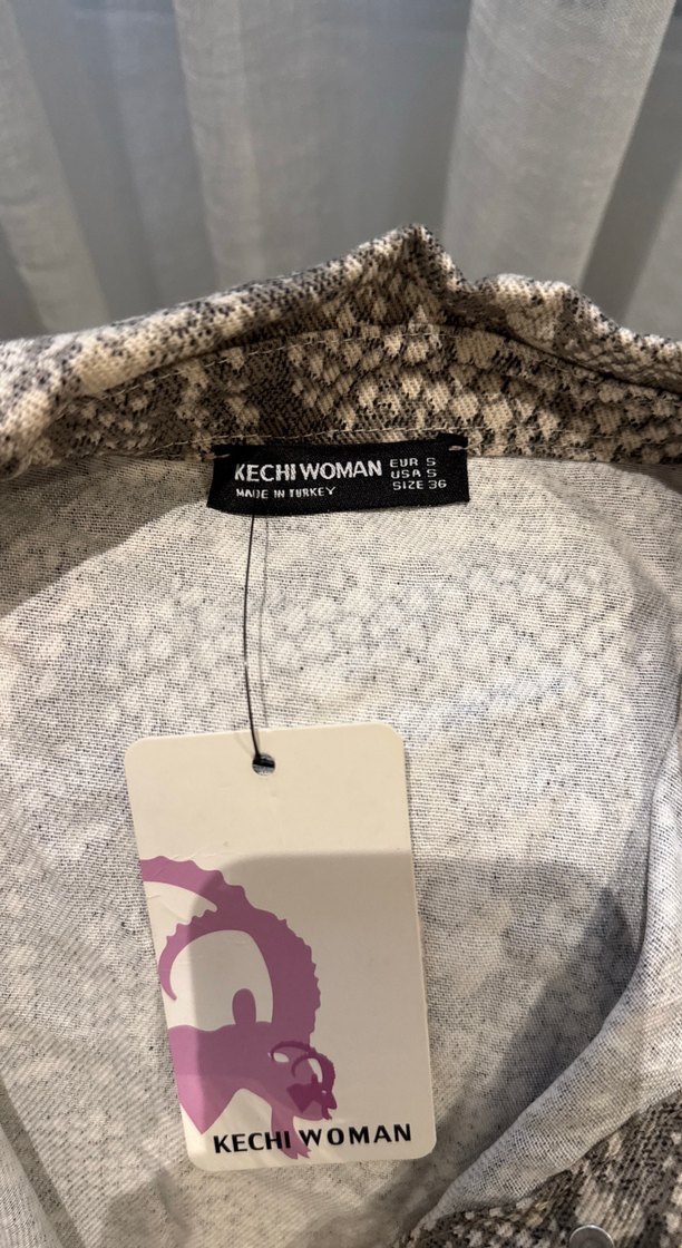 Düğmeli Yılan Desenli Kadın Ceket - Görsel 4