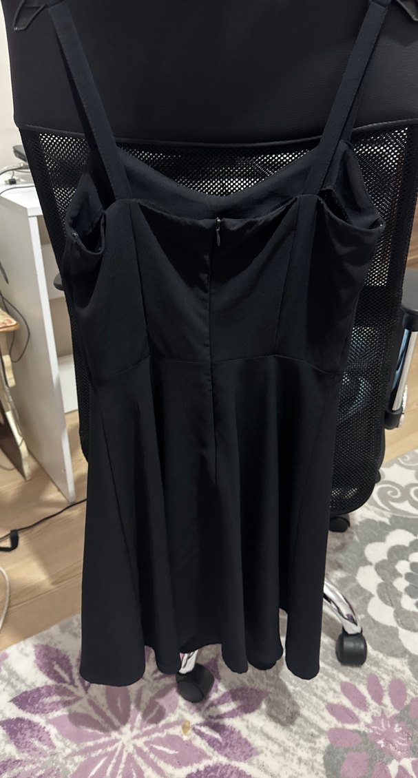 Siyah İnce Askılı Midi Elbise - Görsel 4