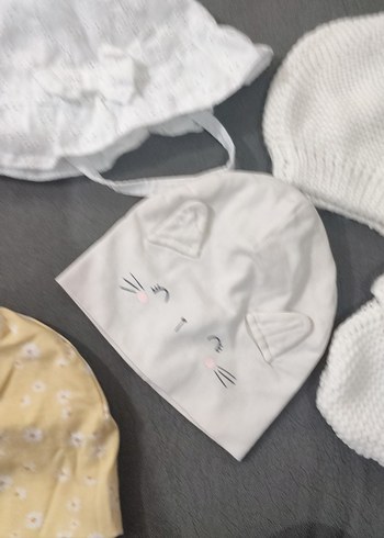 Beyaz Örgü Bebek Bere ve Eldiven Seti - Görsel 5