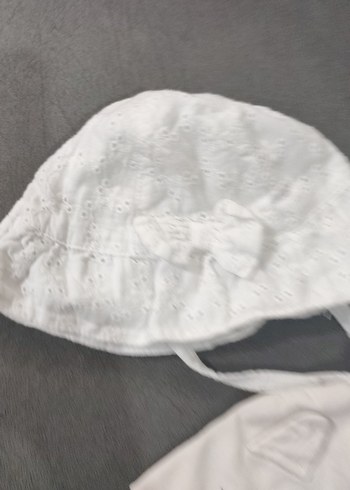 Beyaz Örgü Bebek Bere ve Eldiven Seti - Görsel 4