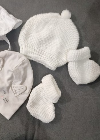 Beyaz Örgü Bebek Bere ve Eldiven Seti - Görsel 6