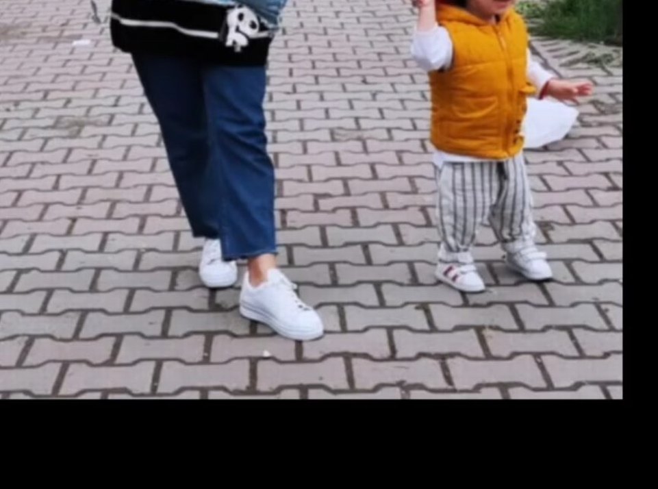 Sarı Kapüşonlu Erkek Çocuk Leopar Desenli Yelek - Görsel 2