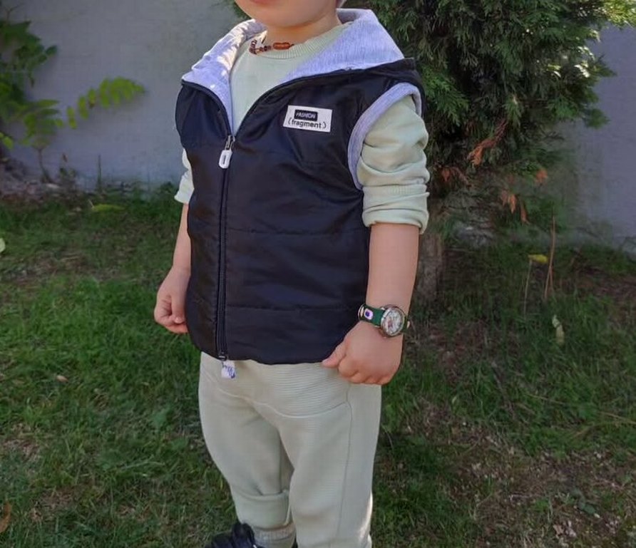 Gri Kapüşonlu Erkek Çocuk Yelek - Görsel 2