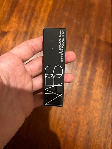 Nars Nars sheer glow fondoten pompası