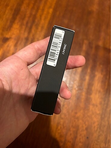  Beden Nars sheer glow fondoten pompası