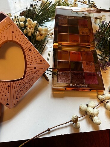 Beden Charlotte tilbury beautyverse love palet