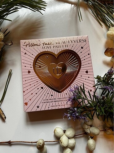 Charlotte Olympia Charlotte tilbury beautyverse love palet