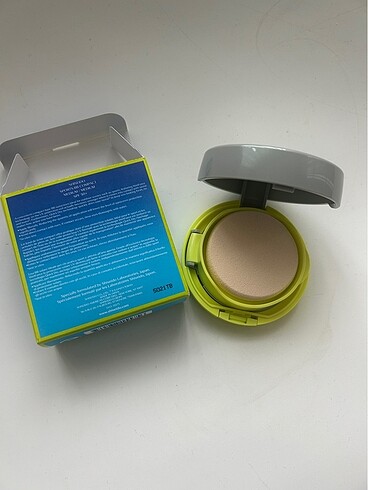  Beden Renk Shiseido sports bb compact medium