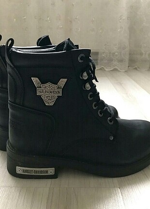 Harley Davidson kadın bot