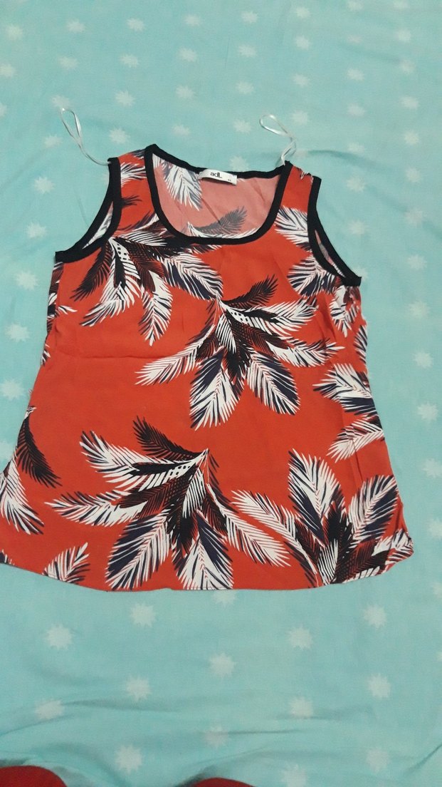 Turuncu Yaprak Desenli Kolsuz Mini Bluz - Görsel 4