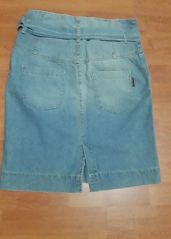 Kadın Mavi Kemerli Mini Kot Şort - Görsel 5